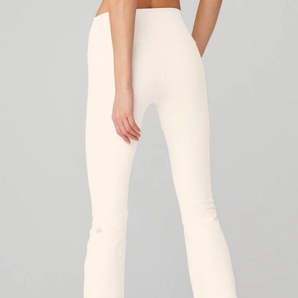 Alo Yoga white Flare Leggings 7/8 pants - Picture 5 of 7